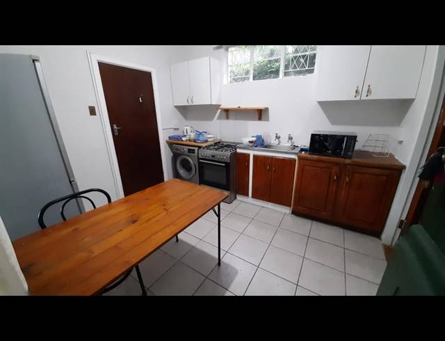 2 BEDROOM PROPERTY TO RENT IN WEST HILL